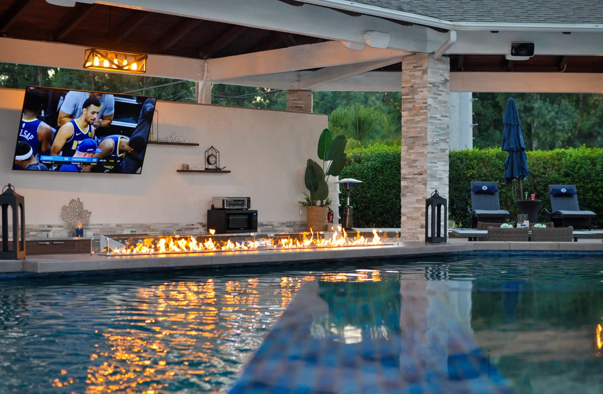Custom grotto and pool construction in Lake Elsinore